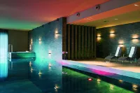 Peaks Place Apartments & Spa - Pool