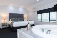 Aubyn Court Spa Motel - Spa