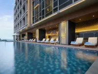 Hilton Padalarang Bandung - Kolam Renang