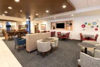 Holiday Inn Express & Suites GAYLORD by IHG - breakfast