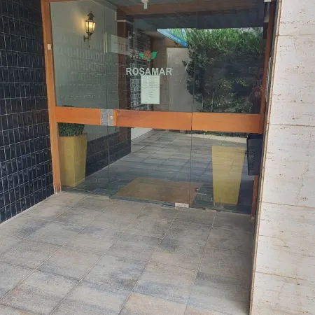 Nice Apartment in Front of the Beach for 8 People in the Center of Roses