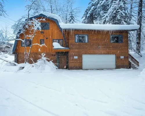 Quiet Apartment-above-garage a Block From Skiing Hotels near Chair 6