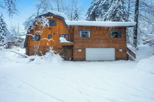 Quiet Apartment-above-garage a Block From Skiing - Lejligheder