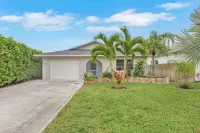 Naples Pool Home Paradise Minutes From the Beach - 3 tähden