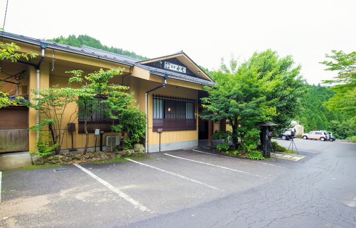 Shirataki Hotel