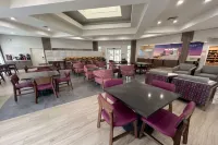 La Quinta Inn & Suites by Wyndham Jacksonville Butler Blvd - parking