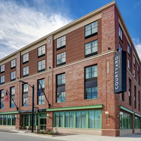 Courtyard Manhattan Aggieville