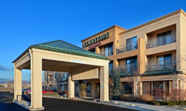 Courtyard Boulder Longmont