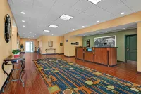 Hampton Inn Deming - parking