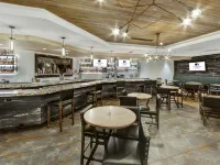 DoubleTree by Hilton Hotel Wichita Airport - С баром