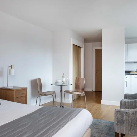 HQ Aparthotel Farnborough Hotele w: Farnborough