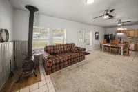 The Bunkhouse at The Flyin H Ranch -  Holiday Villas