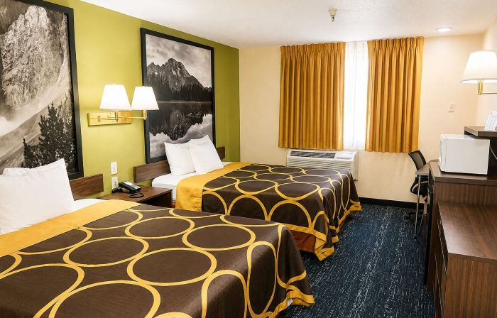 Super 8 by Wyndham Rawlins
