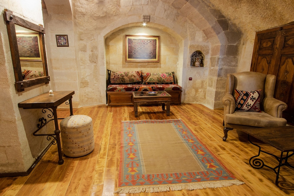 Sultan Cave Suites