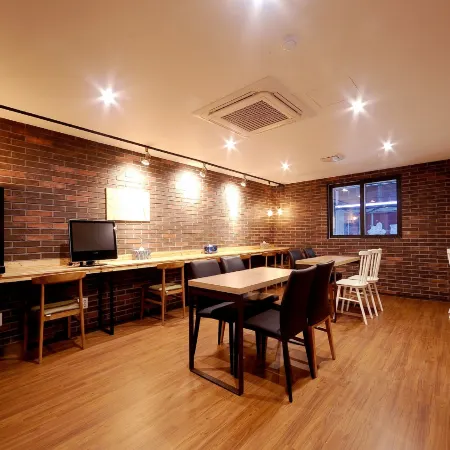 Queens Hotel Seomyeon Busan Отели рядом с достопримечательностью «Музеи Пусана»