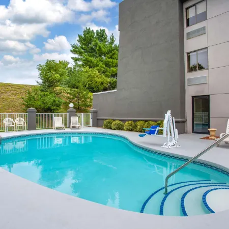 La Quinta Inn & Suites by Wyndham Roanoke Salem