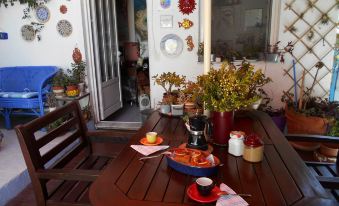 Holiday Apartment with Sea View and Mountains View