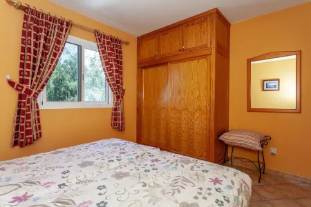 Apartment Near the Beach, Big Terrace with Nice Sea Views, Wifi and Parking. Отели рядом с достопримечательностью «Pájara Beach»