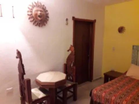Cancun Guest House 3 Near Ado Bus Terminal and 25 Min from/to Airport by Shuttle