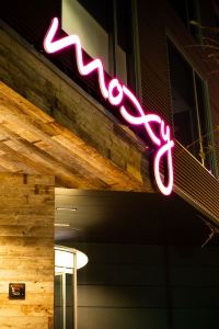 Hoteles en Austin Pinballz Lake Creek desde 65EUR | Trip.com