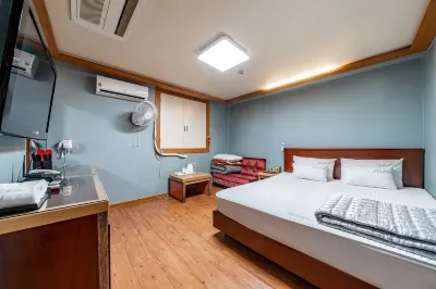 Busan Yeongdo Taejong Parktel Hotels near Taejongdae Spa