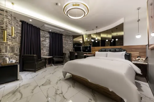 Hotel in Modern Cheongju Terminal - bar
