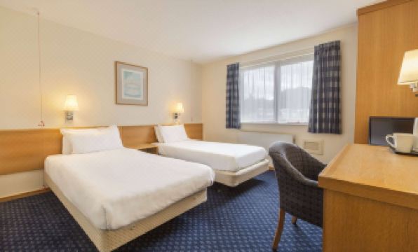 Days Inn by Wyndham Magor