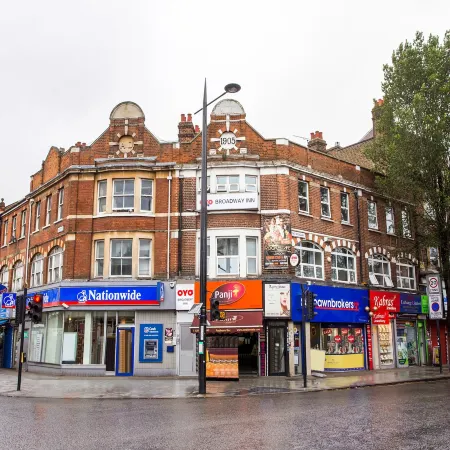 The Broadway Hotel - London Heathrow Отели рядом с достопримечательностью «Парк Остерли»