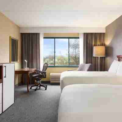 DoubleTree by Hilton Hotel Detroit - Novi Rooms