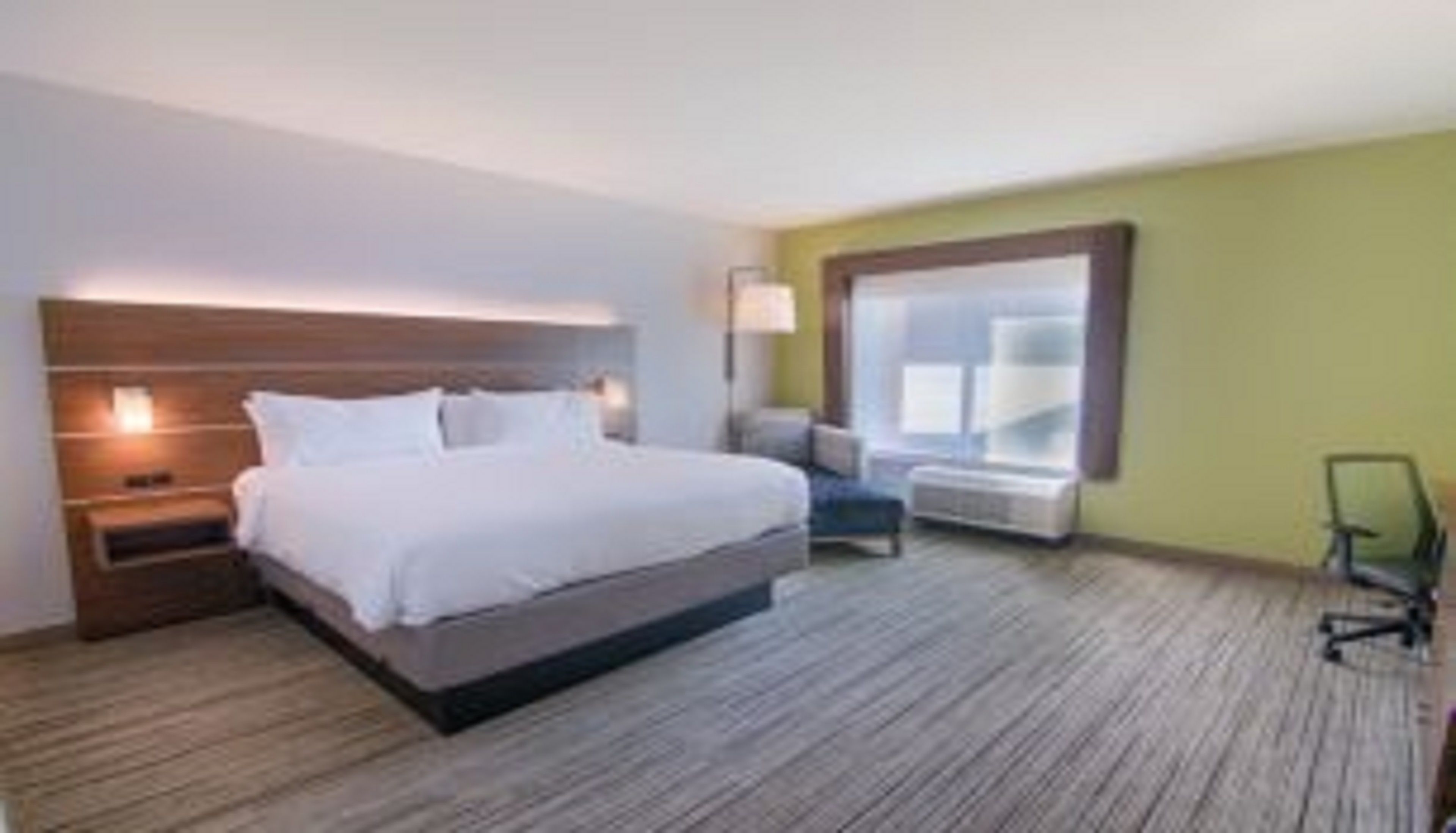 Holiday Inn Express Hotel & Suites Quincy I-10, an Ihg Hotel