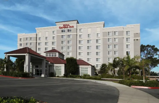 奧克斯-卡馬里奧希爾頓花園客棧