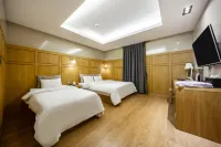 Siheung the S Hotel Hotels in Сіхин