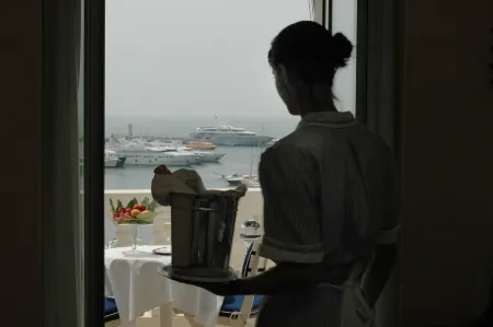 Splendid Hotel Cannes Отели рядом с достопримечательностью «Rue Meynadier»