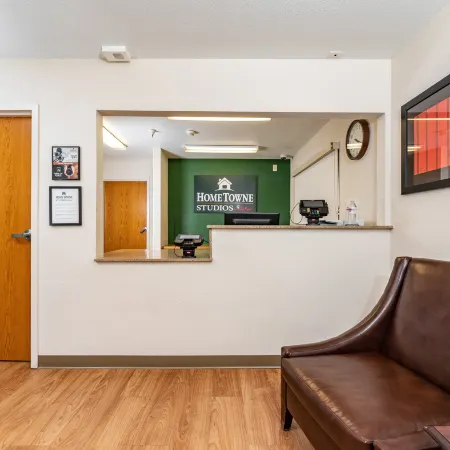HomeTowne Studios Fresno - West
