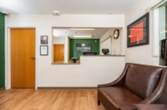 ホームタウン スタジオズ フレズノ - ウエスト バイ レッド ルーフ