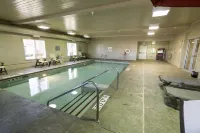 Holiday Inn Express & Suites IRON MOUNTAIN by IHG - Pools