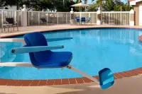 Holiday Inn Express & Suites PEMBROKE PINES-SHERIDAN ST by IHG - Family