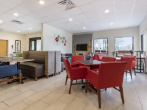 ホリデイ イン エクスプレス メトロポリス by IHG メトロポリスのホテル