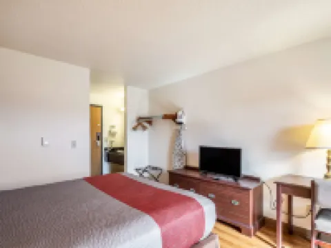 Motel 6 Saukville, WI Hotels in Ozaukee County