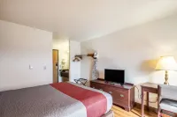 Motel 6 Saukville, WI Отели в г. Графтон
