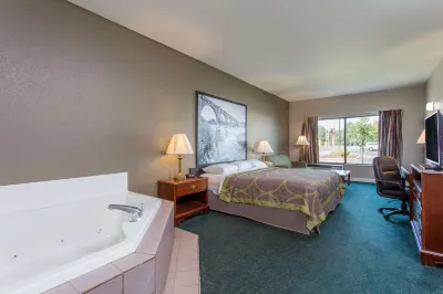 Super 8 by Wyndham Petersburg