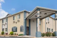 Travelodge by Wyndham St. Louis Hotels in Berkeley