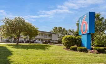 Motel 6 Lenexa, KS - Kansas City Southwest