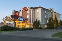 Travelodge by Wyndham Spruce Grove Hotels near 7-Eleven