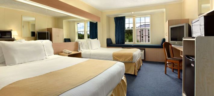 Microtel Inn & Suites by Wyndham Columbia/Fort Jackson N Hoteles en Condado de Richland
