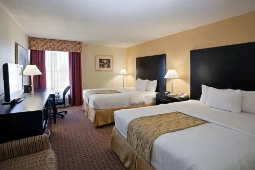 La Quinta Inn & Suites by Wyndham Salina Hotels in Salina