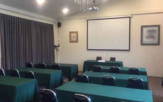 1. 프롬숙 호텔..