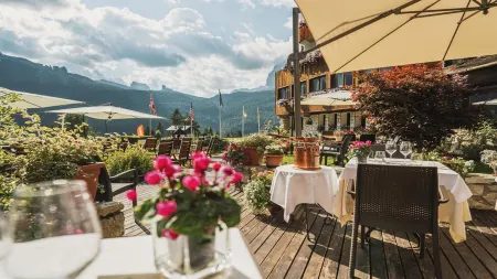 Hotel Mirage Отели рядом с достопримечательностью «Пять Башен»