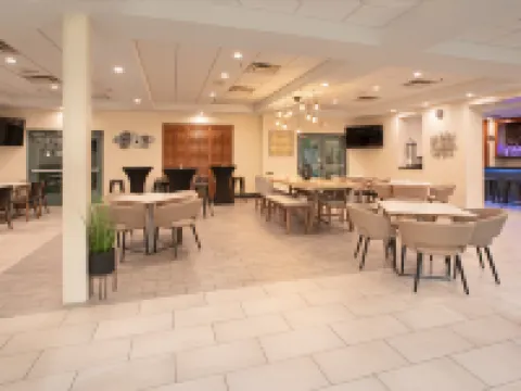 โรงแรม ฮอลิเดย์ อินน์ แอนด์ สวีทส์ กู๊ดเยียร์ - เวสต์ ฟีนิกซ์ แอเรีย บาย IHG โรงแรมในกู้ดเยียร์