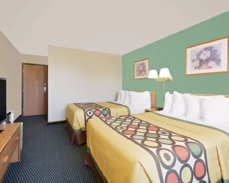 Super 8 by Wyndham Marshall Hotels in Saline County